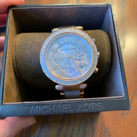 Michael Kors Rose Gold Parker Watch - Picture 2 of 7
